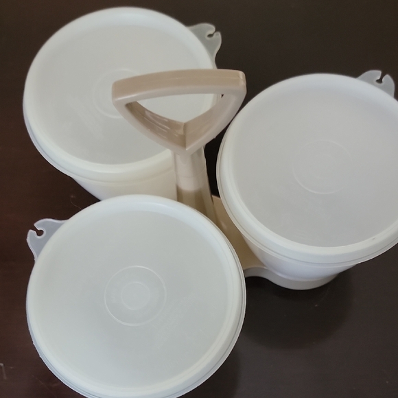 Tupperware Cream Plastic Container Set with Handle - Picture 3 of 5